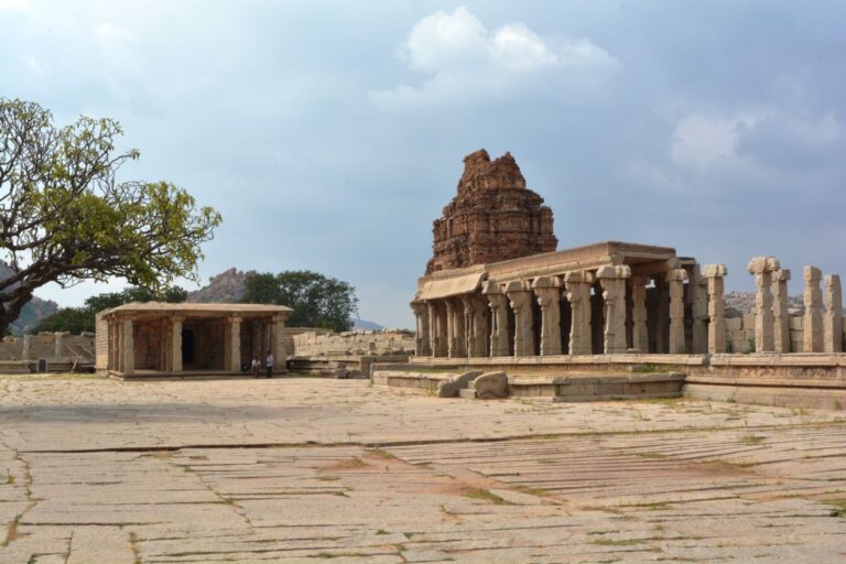 Kamienna architektura świątyni Vijaya Vitthala w Hampi