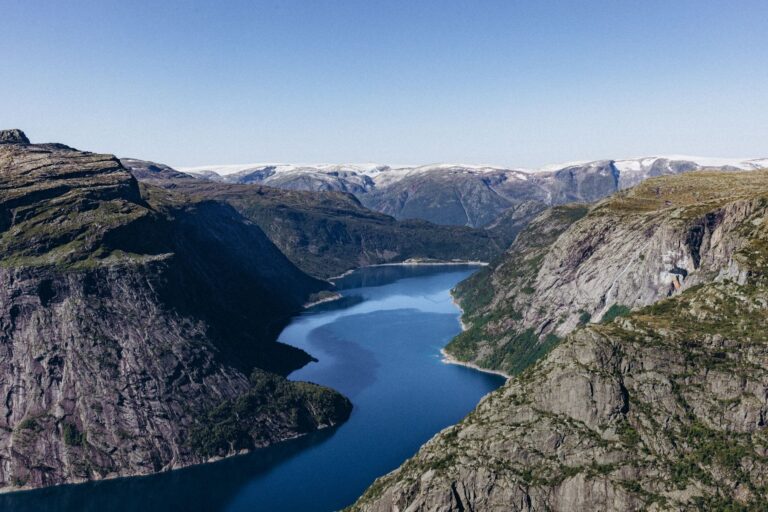 Trolltunga krok po kroku: trasa, parking, trudność i przygotowanie
