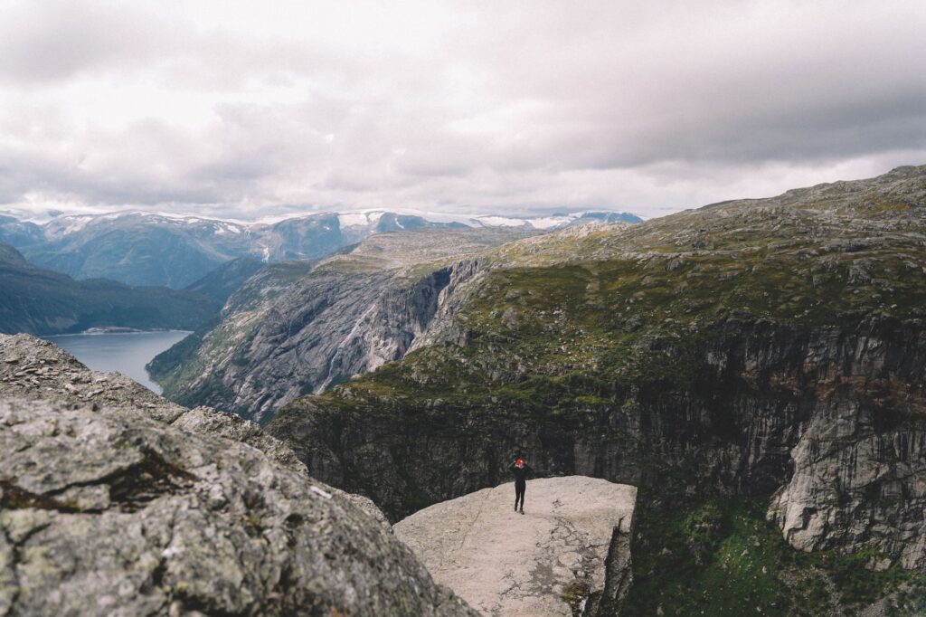 Trolltunga krok po kroku: trasa, parking, trudność i przygotowanie